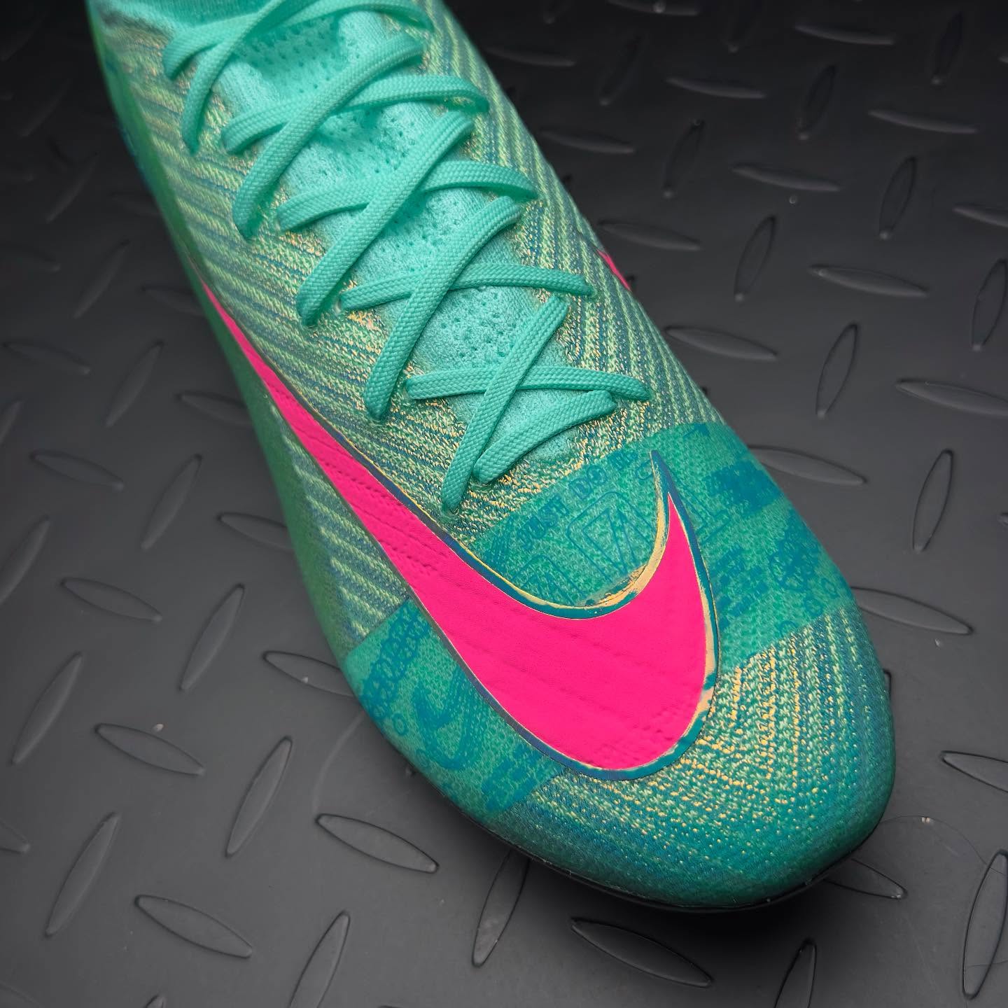 NIKE COSMIC SPEED SUPERFLY 10