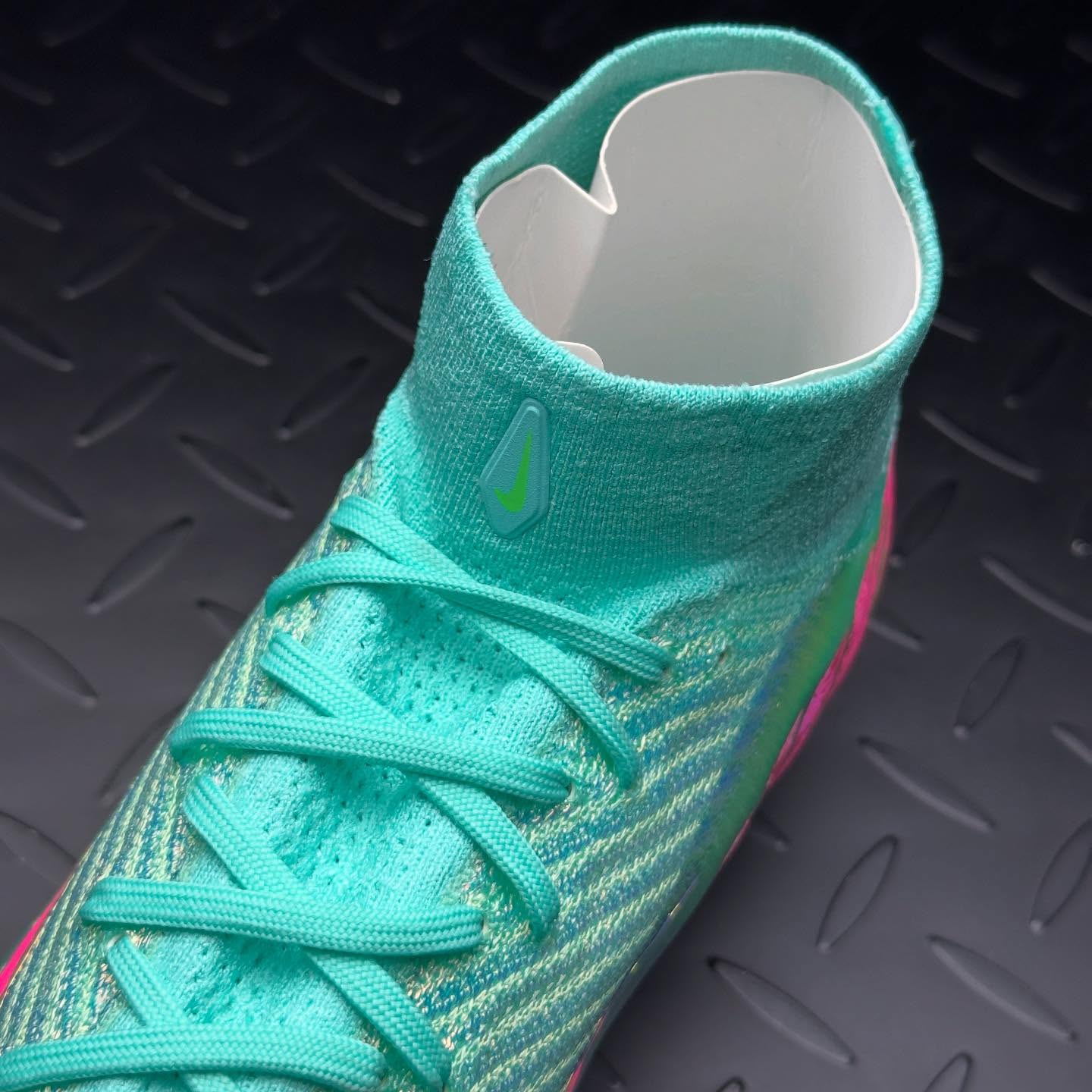 NIKE COSMIC SPEED SUPERFLY 10