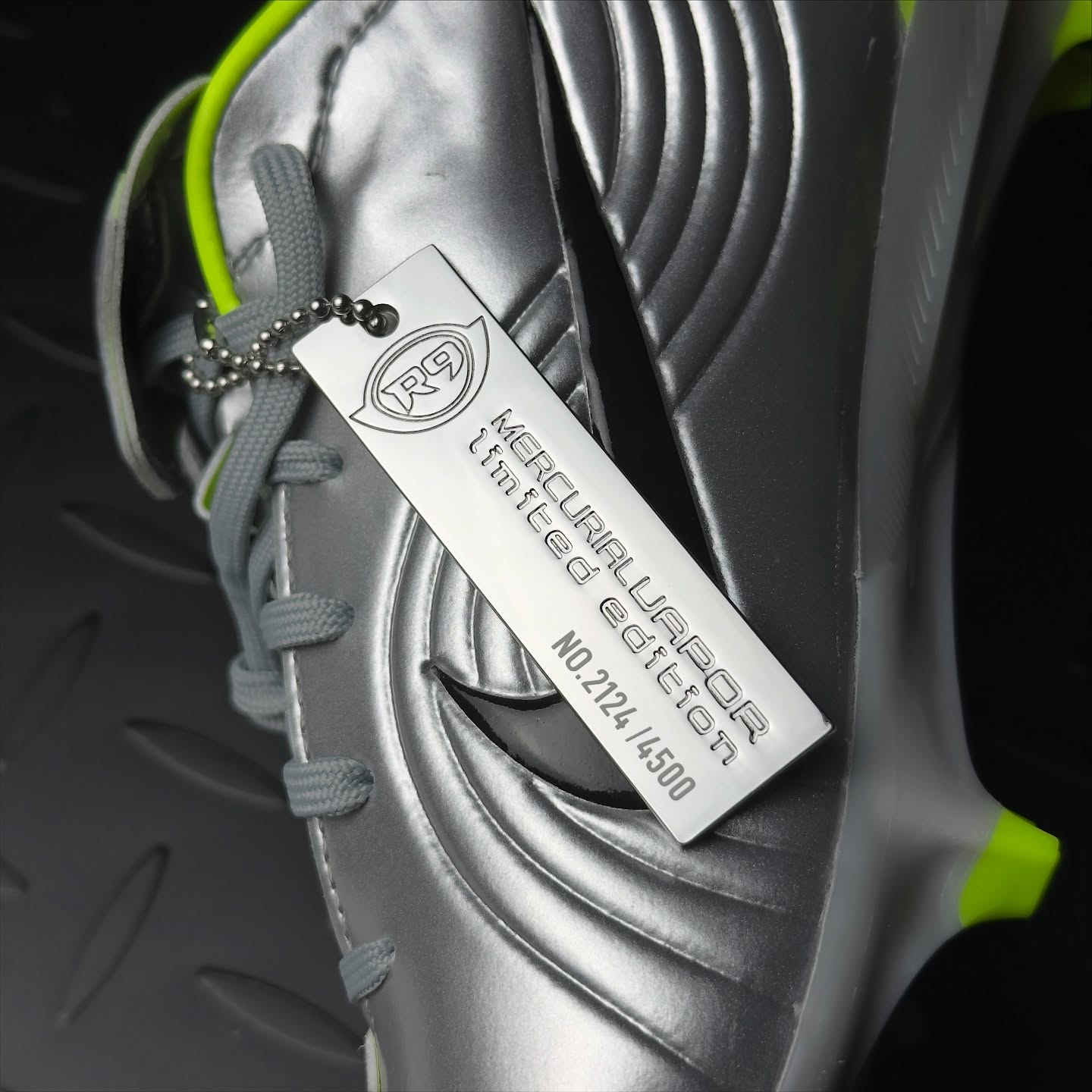 nike mercuriel vapor 1 (4 PAIRES DISPONIBLE)