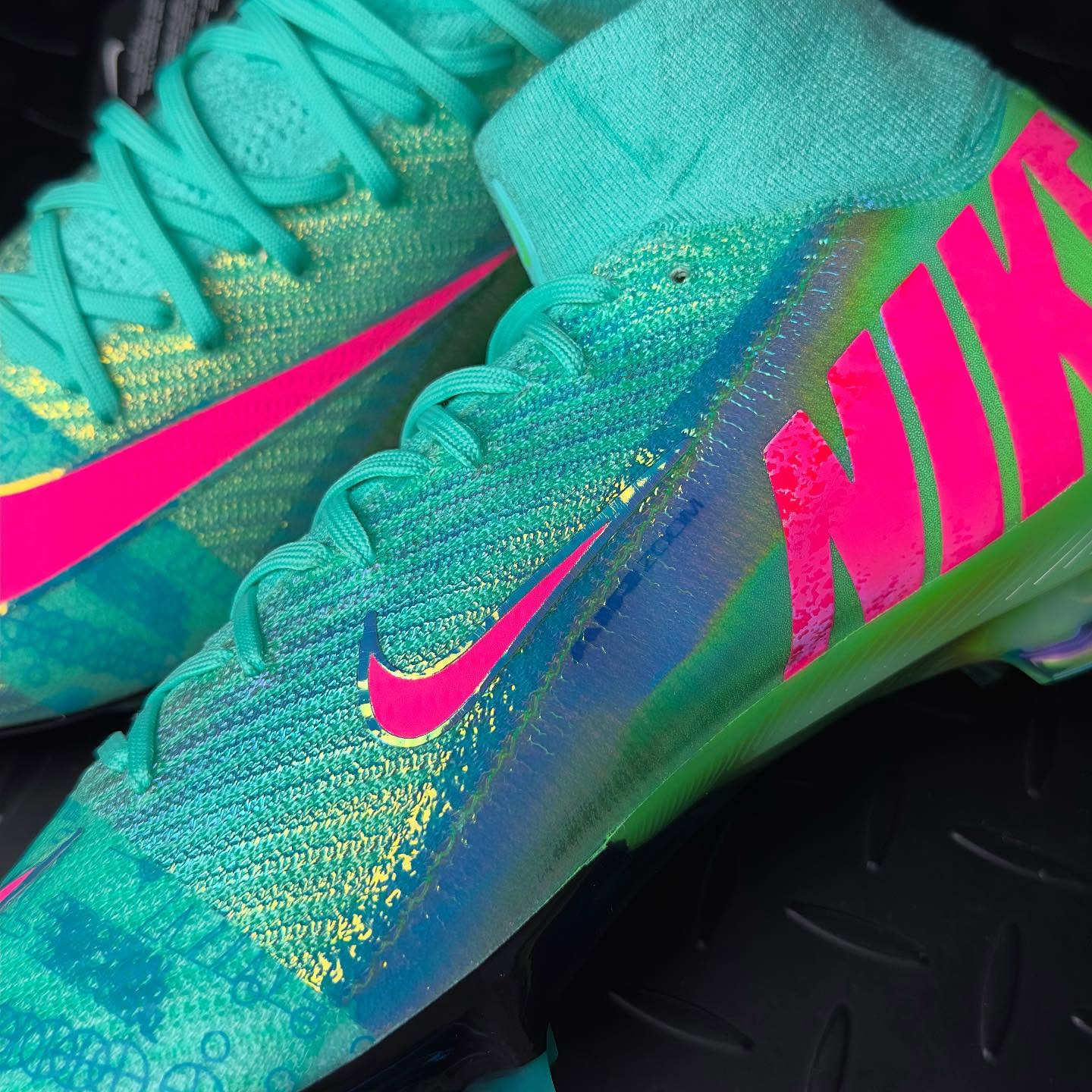 NIKE COSMIC SPEED SUPERFLY 10